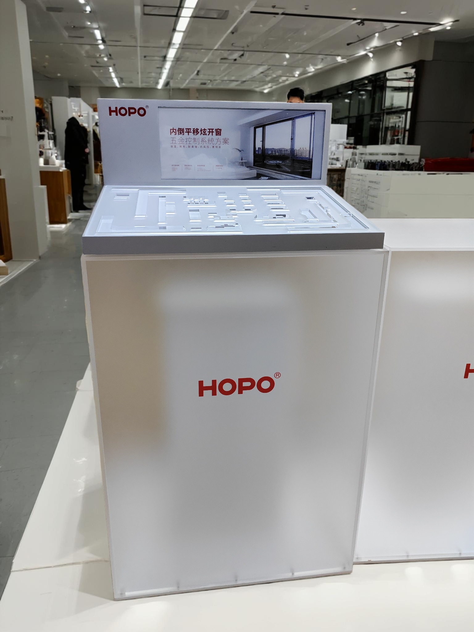 亚克力带灯五金样品展台｜门窗五金品牌落地展示台