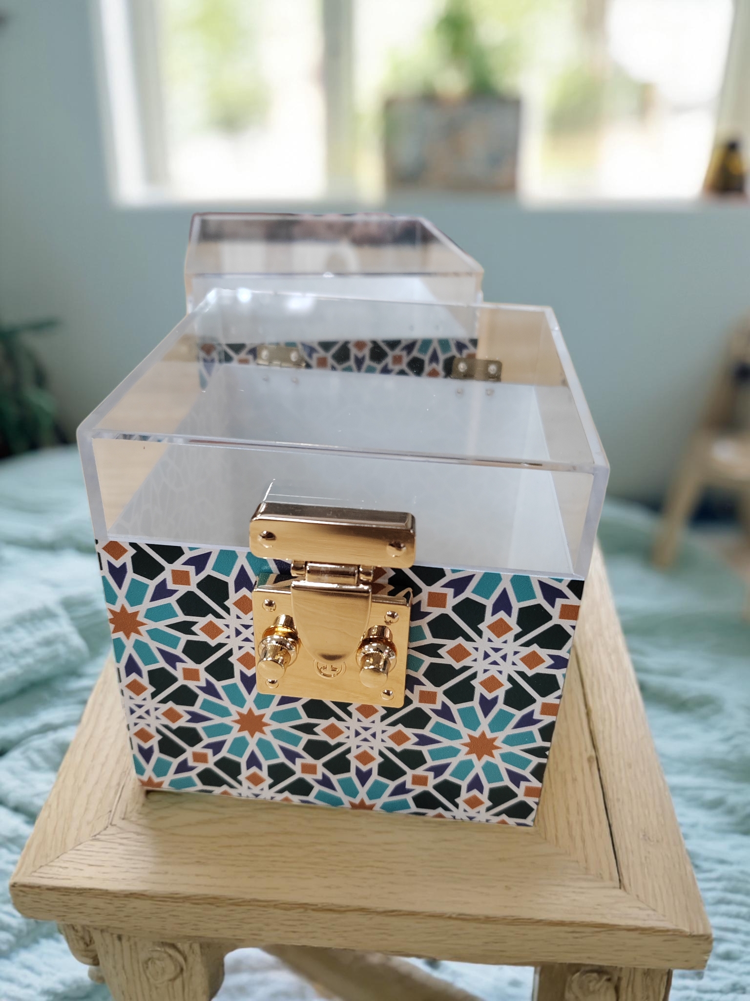 美杰亚克力定制案例实拍(web-mosaic-acrylic-storage-bin-front)