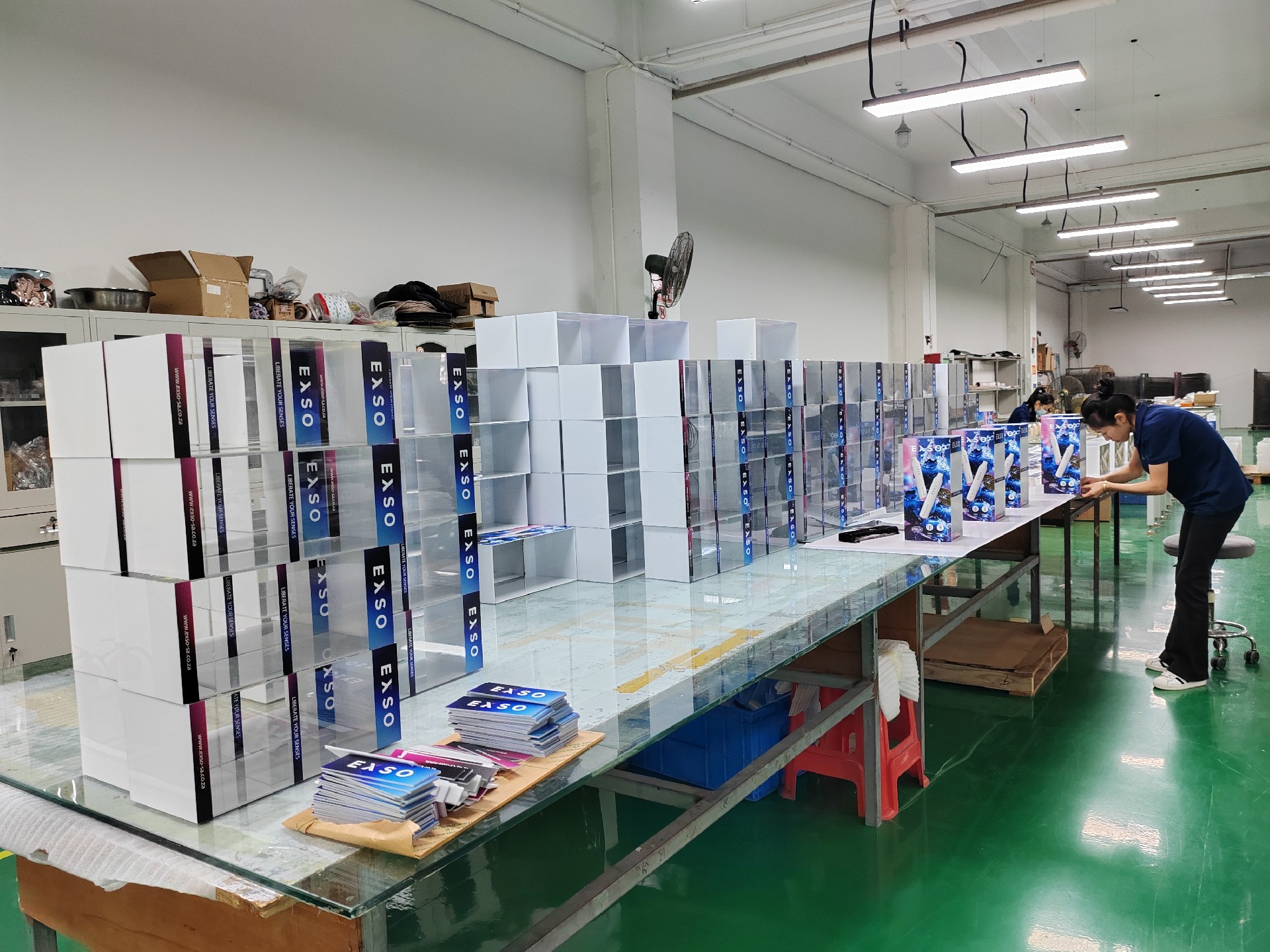美杰亚克力定制案例实拍（batch-acrylic-display-boxes-2）