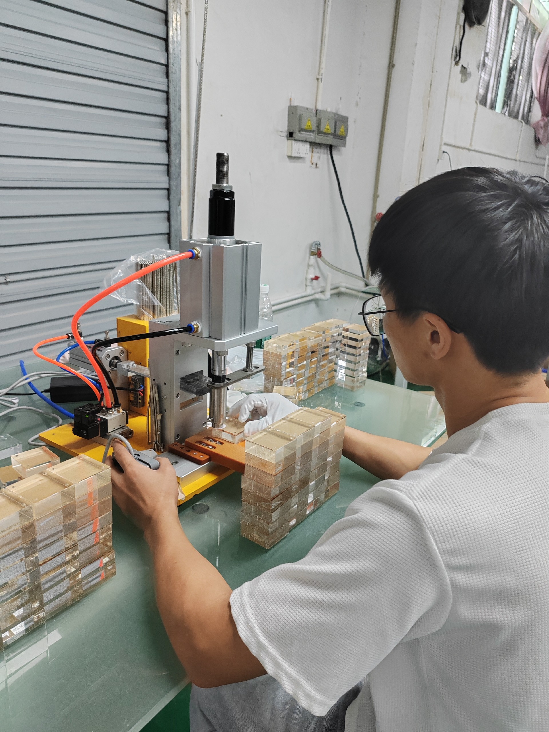 美杰亚克力定制案例实拍(meijie-factory-packaging-line-3)