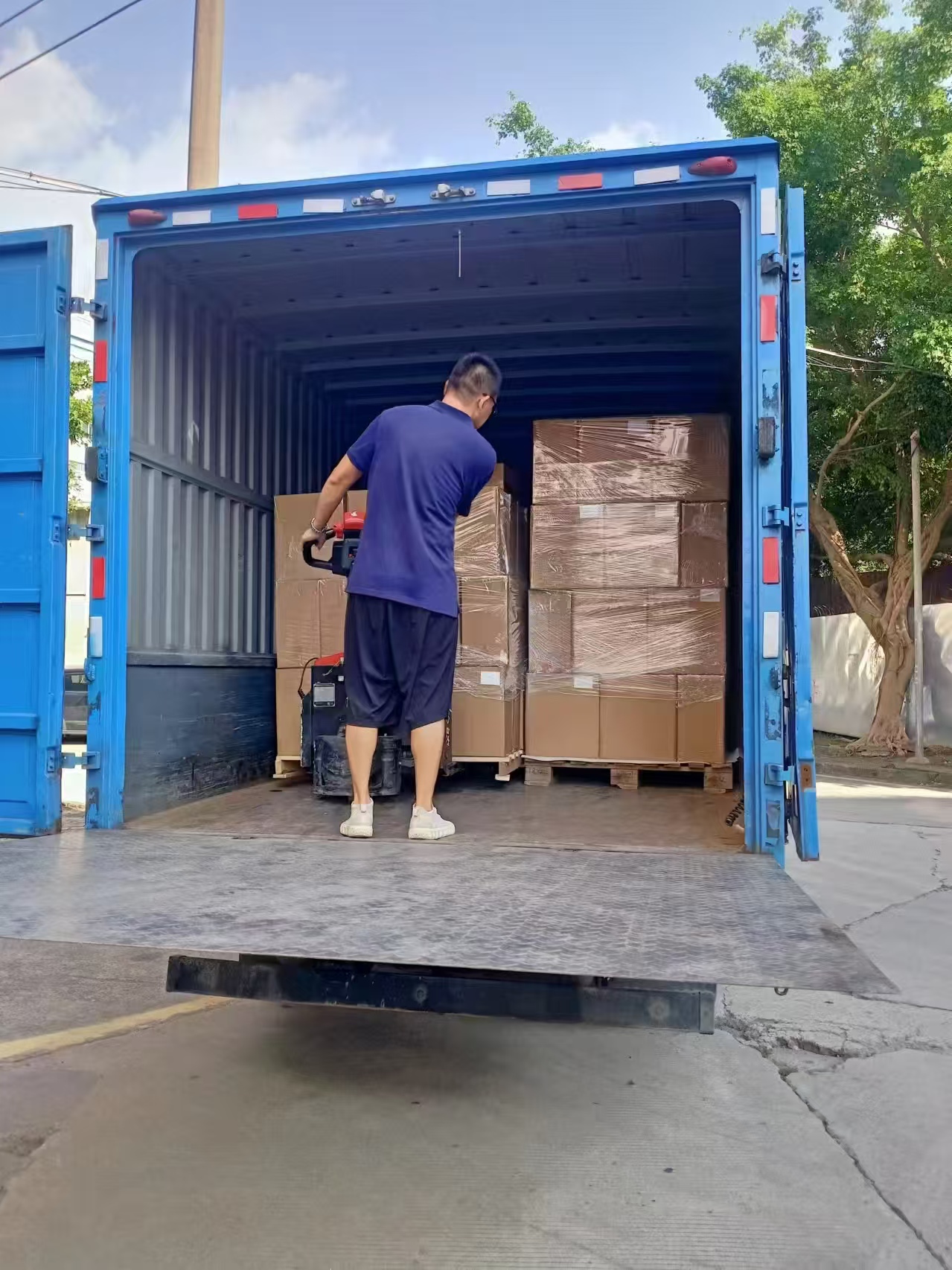 亚克力定制厂怎么看品控实力？这张底牌清单一查便知！