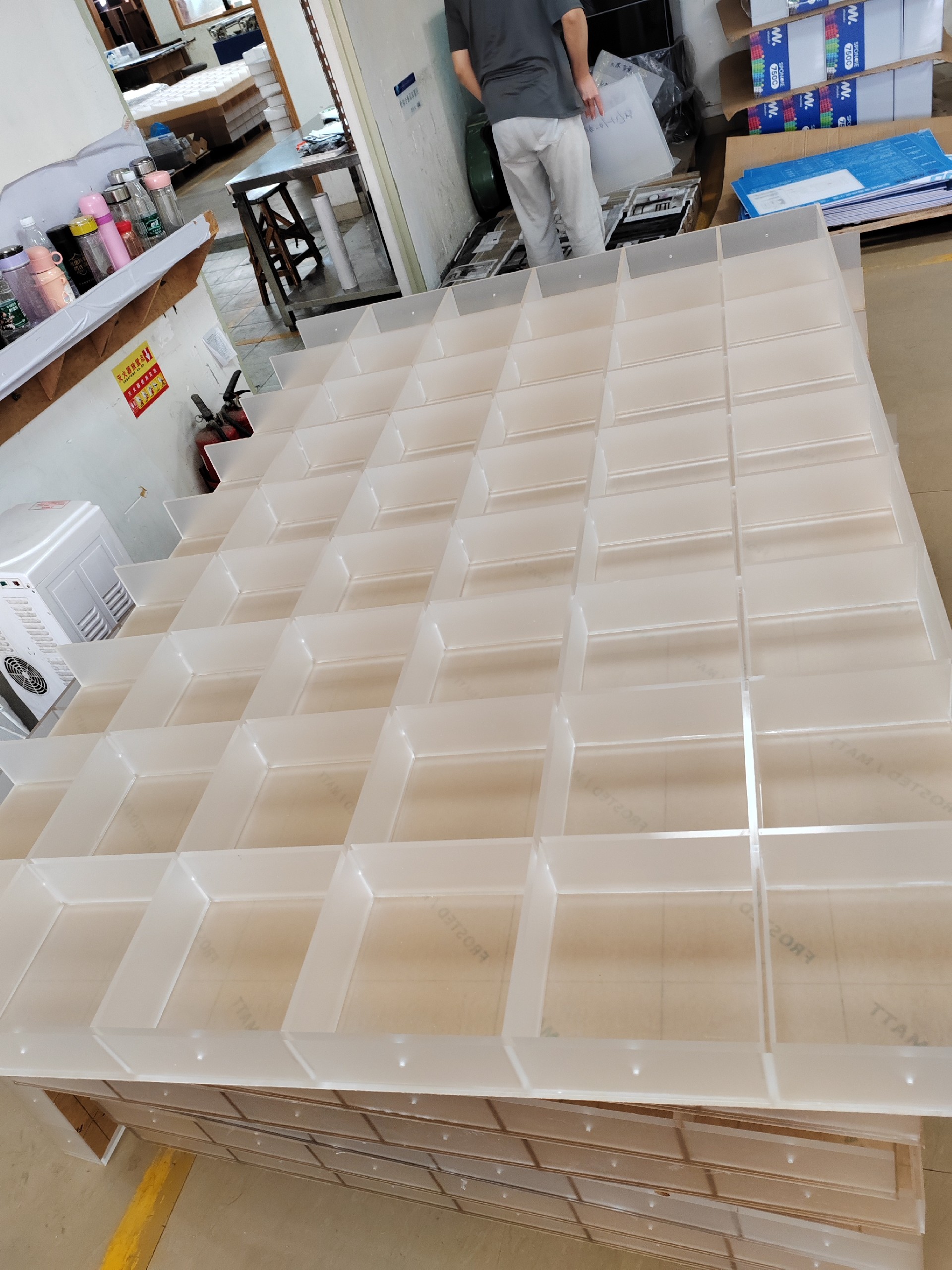 美杰亚克力定制案例实拍(batch-acrylic-display-boxes)