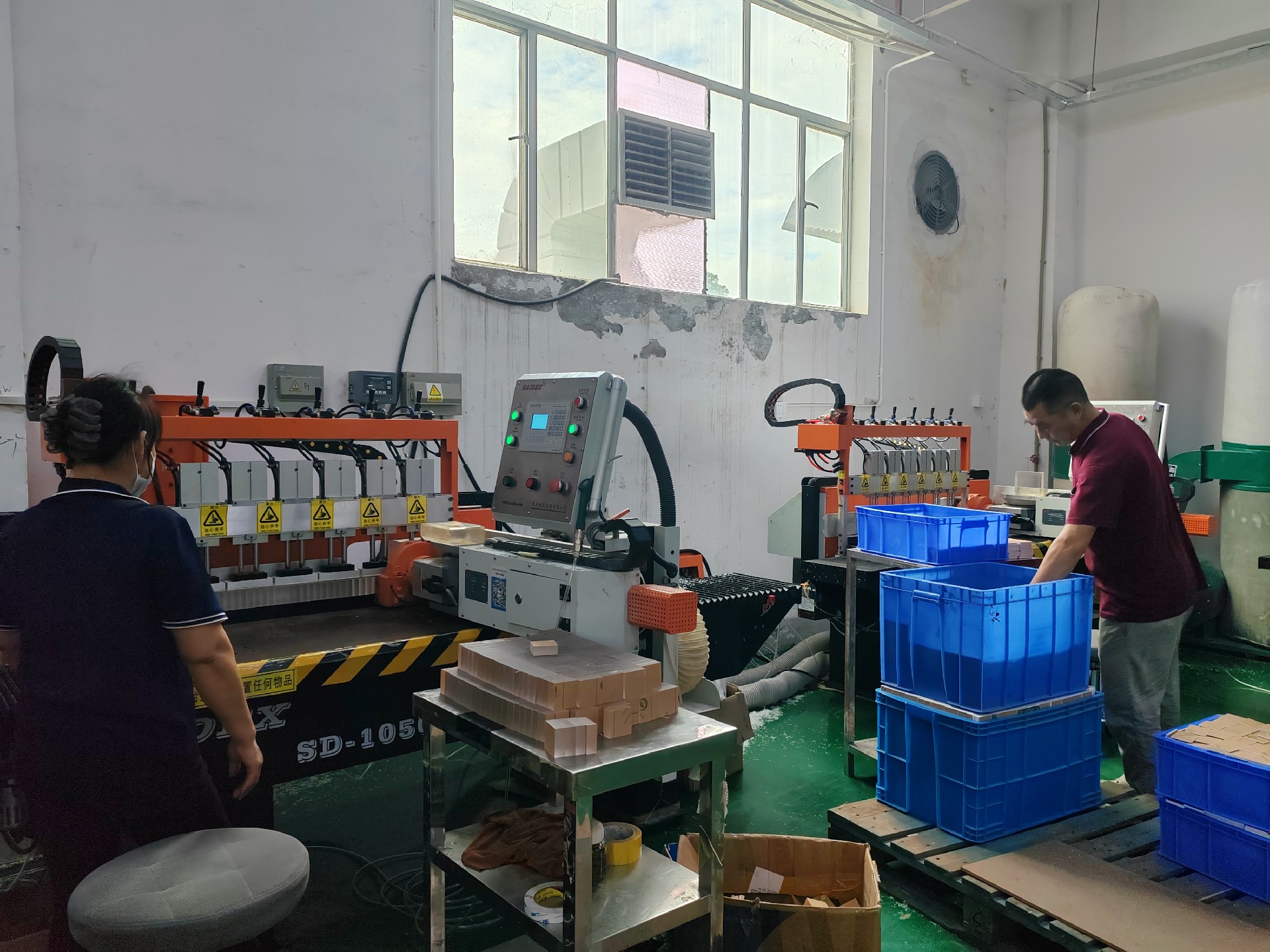 美杰亚克力定制案例实拍(meijie-factory-edge-polishing-2)