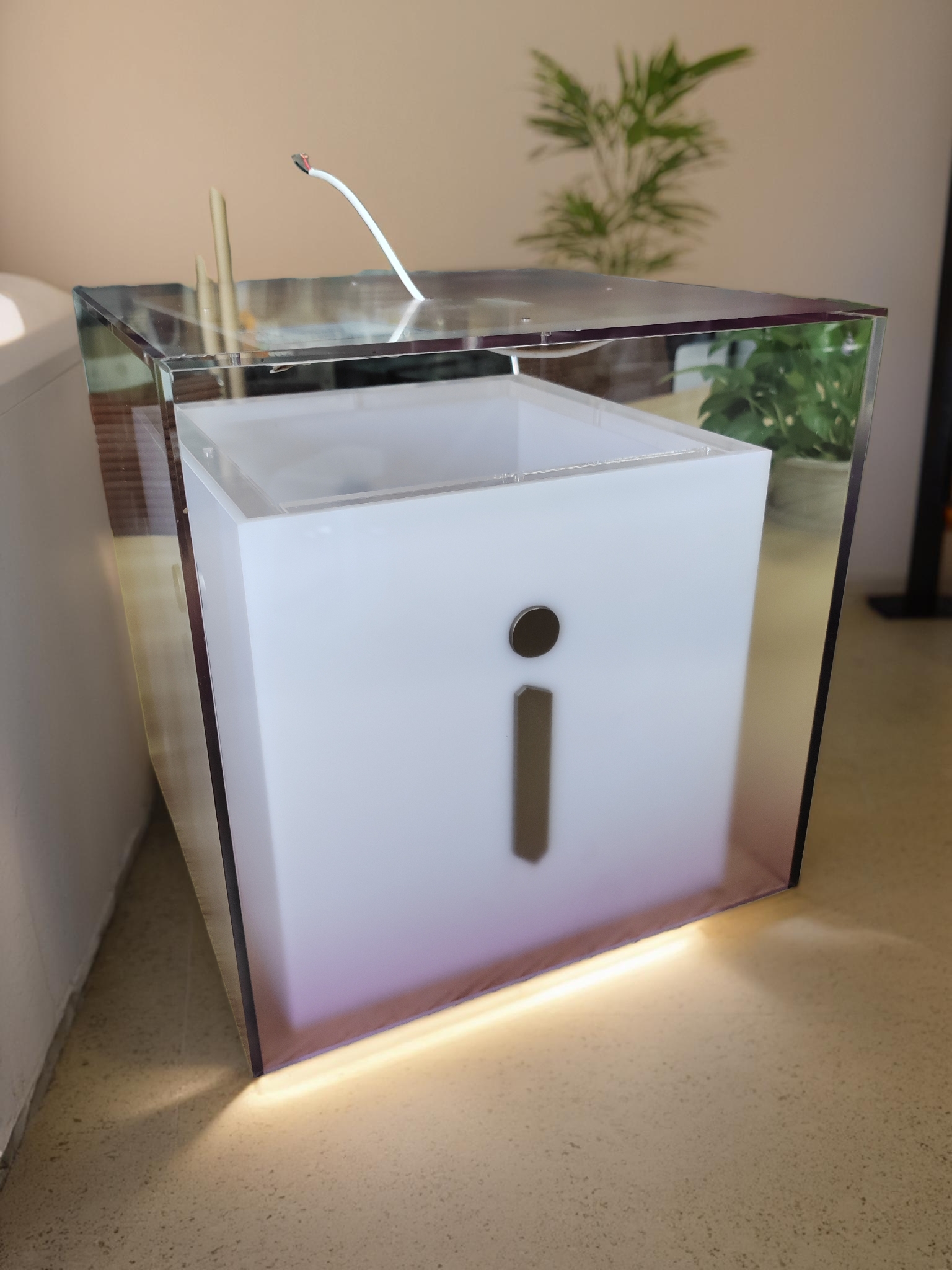 亚克力立方体发光展示盒｜底部 LED 灯光陈列方盒
