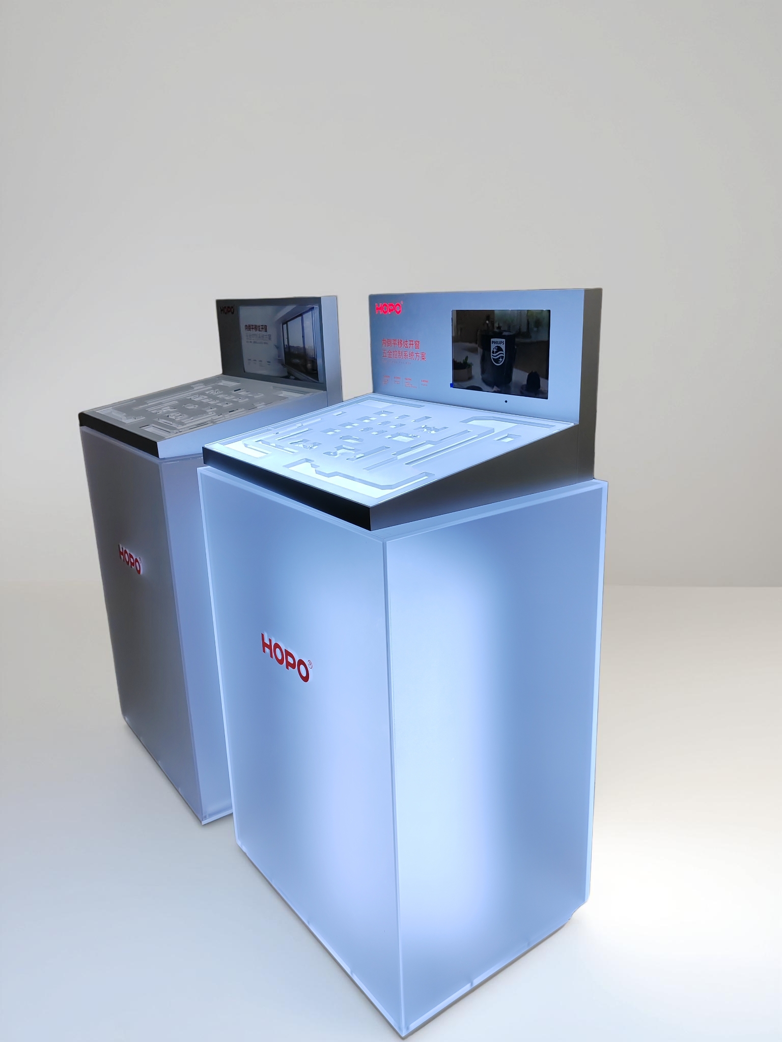 美杰亚克力定制案例实拍(web-blue-acrylic-display-box-front)