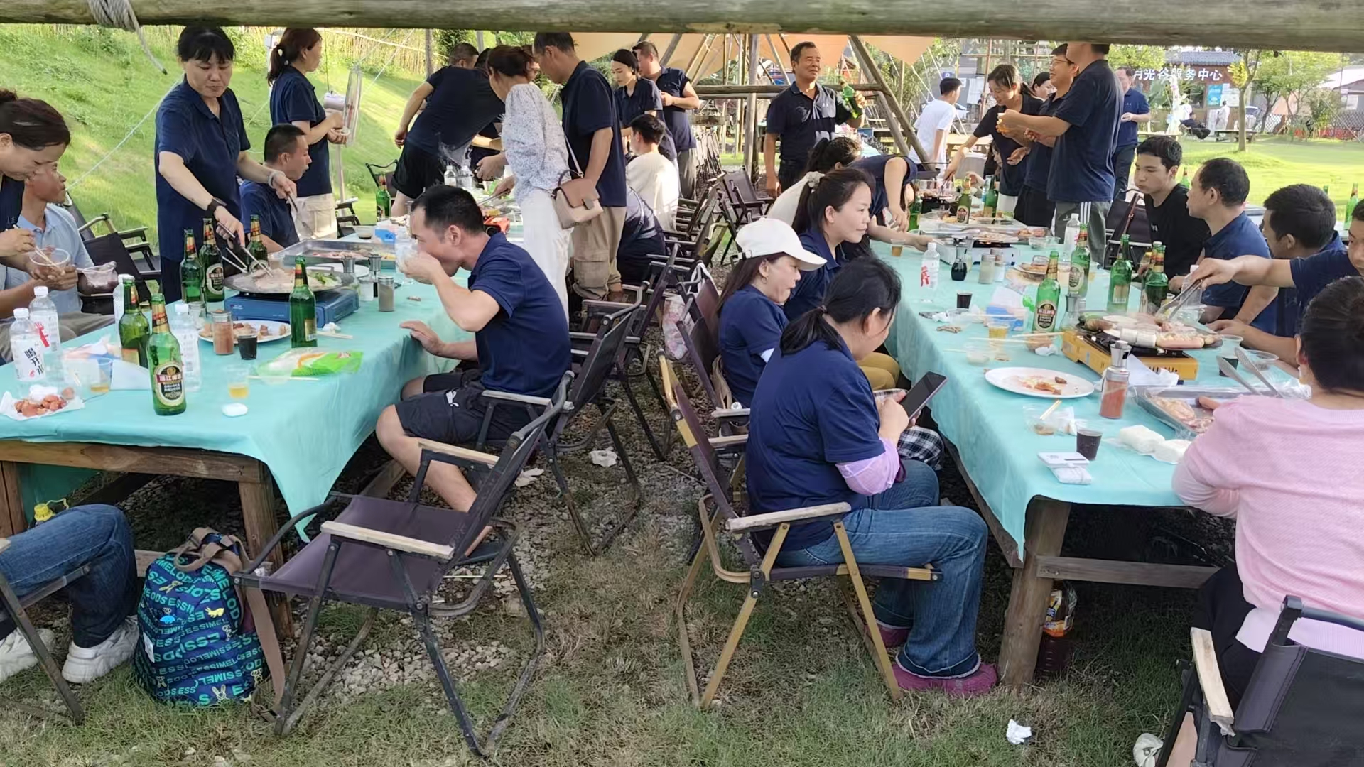 美杰亚克力定制案例实拍(meijie-team-dinner-party)