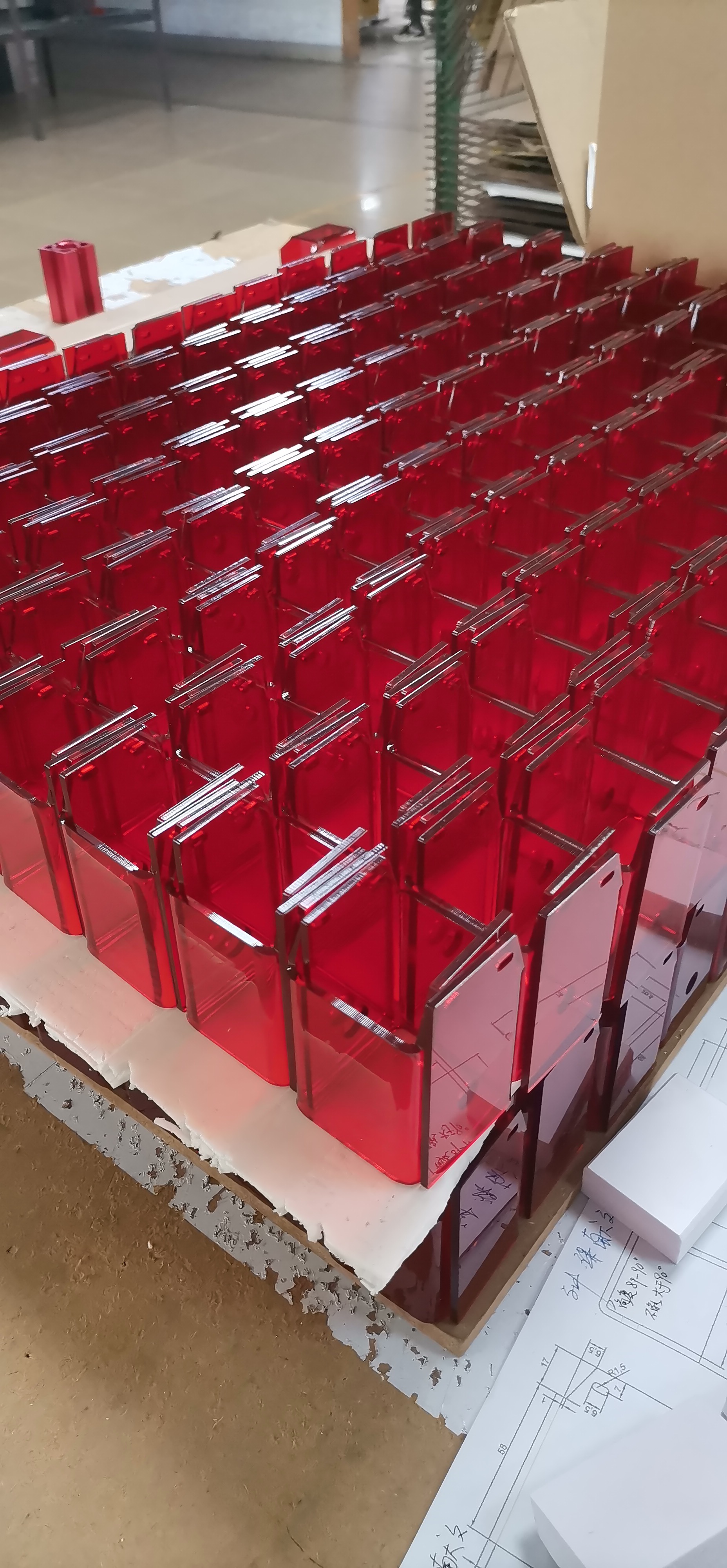 美杰亚克力定制案例实拍(batch-acrylic-cosmetic-displays-2)